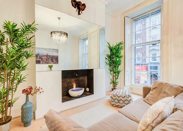 Kings Road Apartment