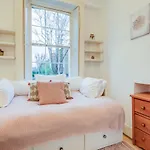 Kings Road Apartment